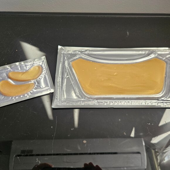 HERMETISE TISSUE RESTRUCTURING GOLD NECK & DECOLLETE MASKS-5 NECK+7 FACE+24 EYES - Picture 4 of 6